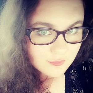 Meet your Posher, Carla